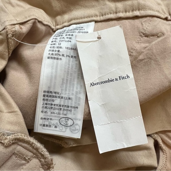 NWT - Women’s Abercrombie and Fitch Khaki Straight Leg Trousers - Size 32 - Picture 9 of 9